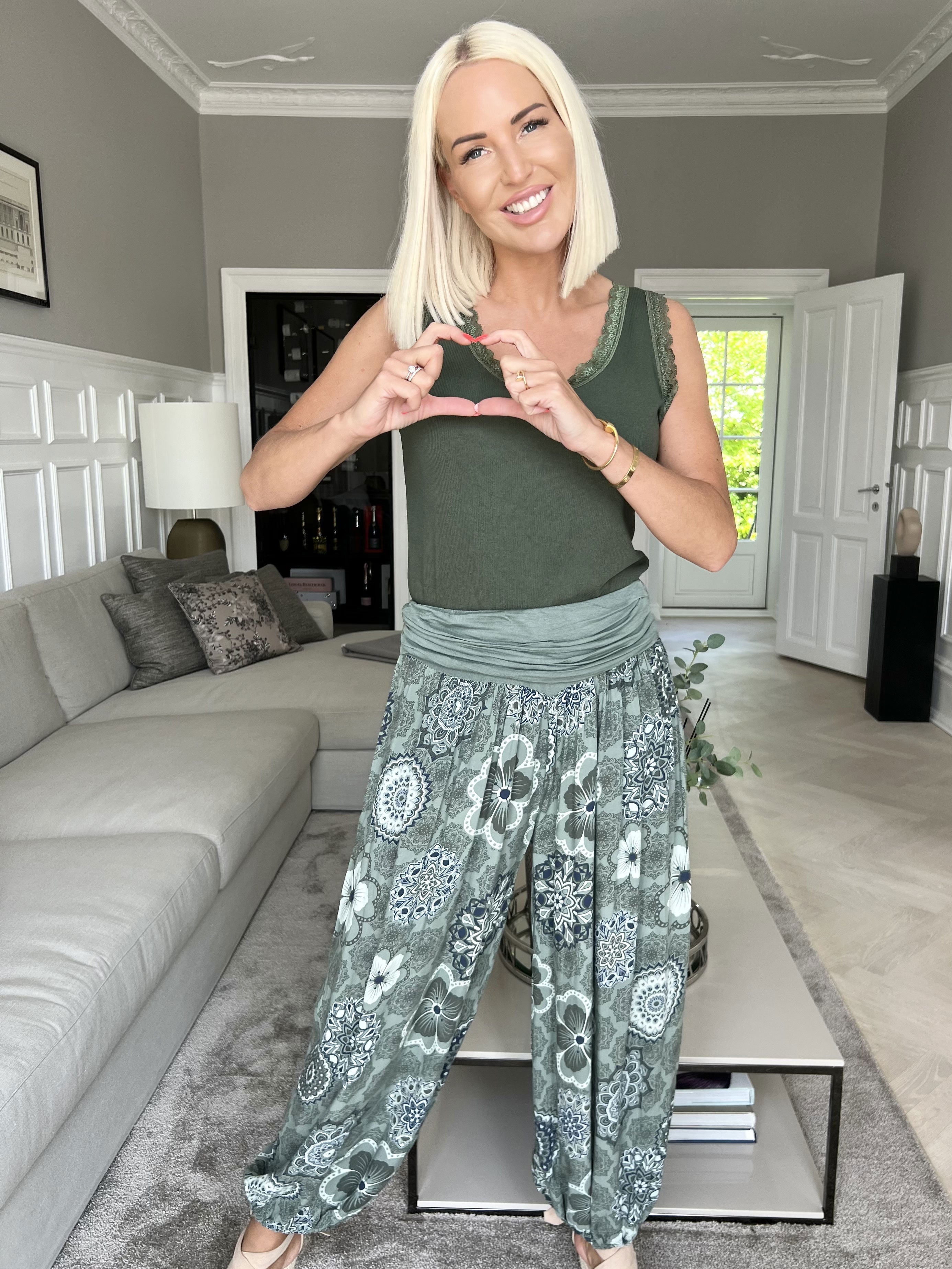 Vibe Pattern - Lätta och lösa byxor med resår i midjan - Army